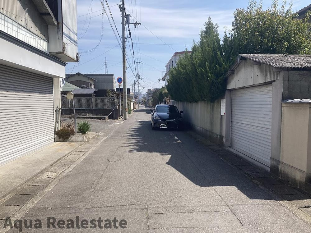 前面道路含む現地写真です