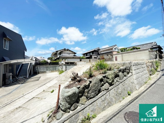 周辺は落ち着いた街並みの住宅地！子育てがしやすい住環境です！現地でしかわからない事もございます。是非一度ご覧ください。
