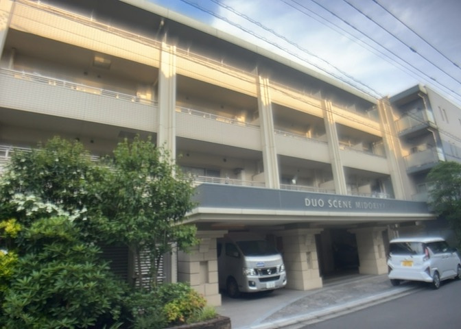 ＳＲＣ造は強度や耐震性の面でもRC造と比べて優れています。そのため、10階建以上の高層または超高層マンションなどの建築にも多く採用されています。柱や梁などのサイズが小さくても高い耐震性を確保できます。