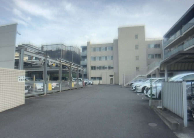 マンションの駐輪場は、事前に空きがあるか確認を取ると安心です。せっかく入居したのに駐輪スペースがない！なんてことになったら大変ですよね。そこで、内見時や購入前にはまず事前に確認しておくと良いでしょう。