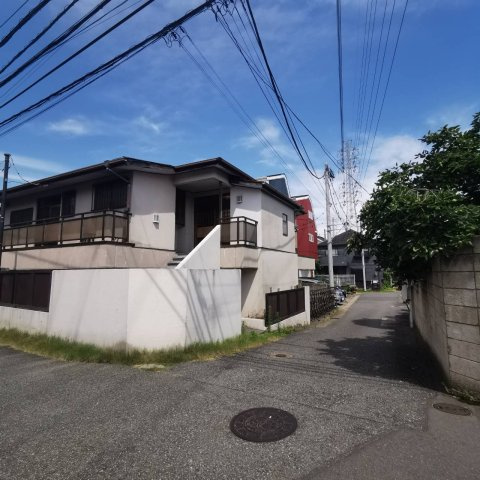 静かな街並みの中で、心やすらぐ新しい生活を。閑静な住宅街が、あなたの暮らしを優しく包み込みます　