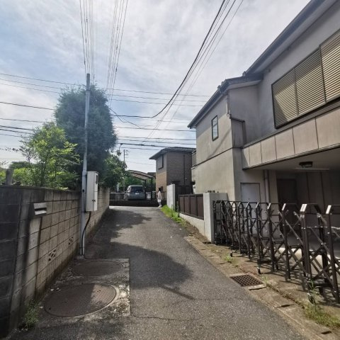 静かな前面道路が守る、穏やかな暮らし　