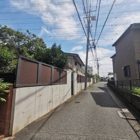 安全性と住み心地を両立した前面道路　