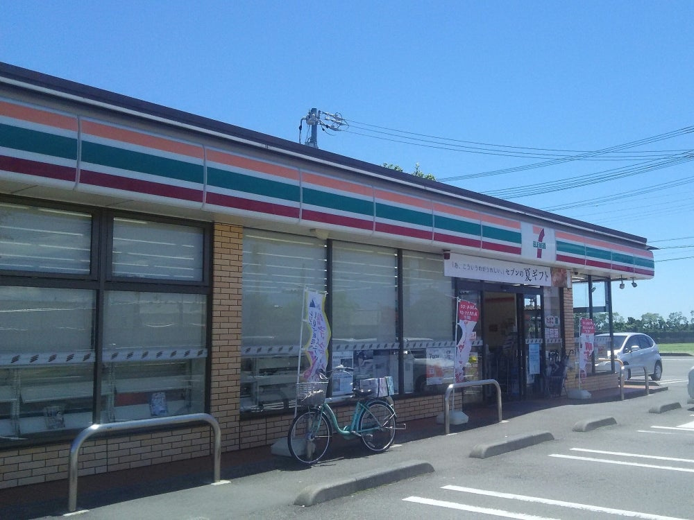 セブンイレブン焼津清流館高校前店　徒歩5分(350m)