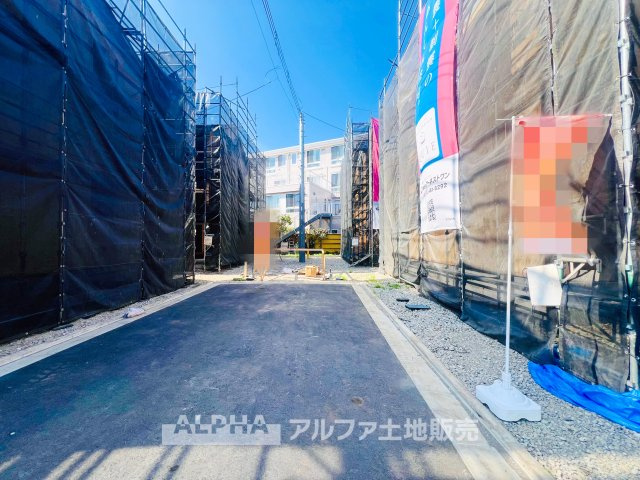 【Living　room】　◆時を忘れる場所◆ここにはみんなが集い、食事と楽しい会話が始まる。話に夢中になりすぎて、ついつい時を忘れ夜半過ぎになってしまう。そんな束の間の幸せを感じさせてくれる場所。