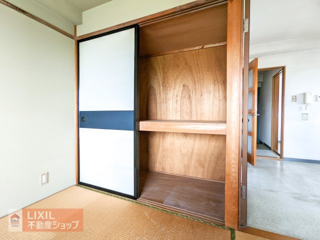 和室に大容量の押入れが付いています！
