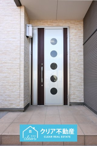 デザイン性の高い玄関はとってもお洒落♪