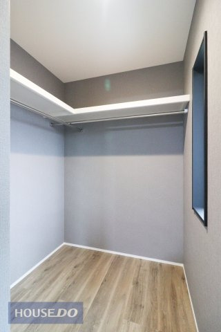 【収納】各居室にしっかり収納がついているので、荷物が増えても安心ですね！お部屋を広く使うためにも収納スペースは必要です。