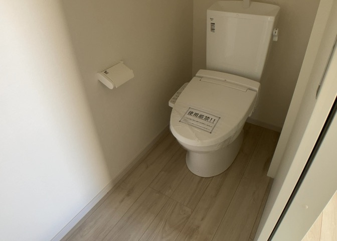 トイレは大きさや形、機能、抗菌性などが異なる多種多彩なタイプが各メーカーから出ています。それぞれに良さがあるため、事前にどういったタイプのトイレがいいのかをご家庭内で決めて、内見に行くといいでしょう。