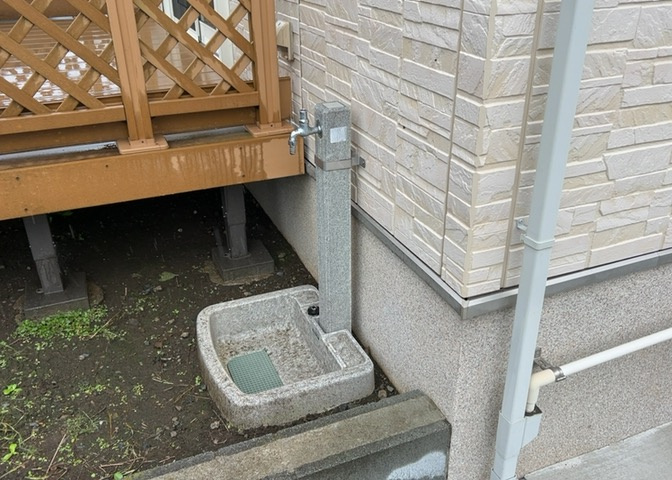 暮らしの利便性を高める設備が整った一戸建てです。公共下水やオール電化仕様など、快適な生活を支えるインフラが完備されています。現地にて実際の使い勝手や設備の詳細をぜひご確認いただきたいポイントです。