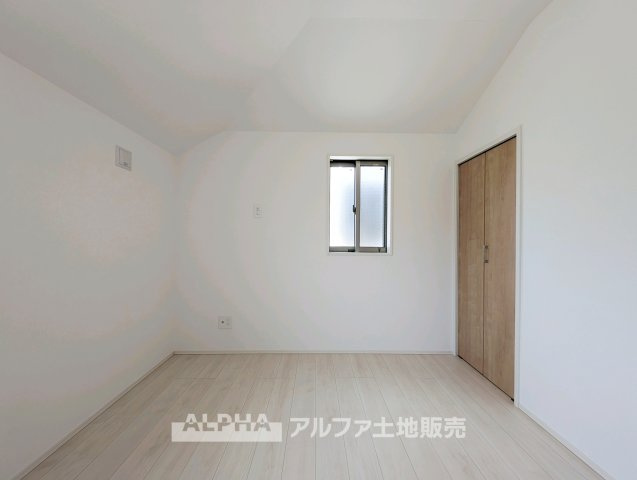 明るい洋室です