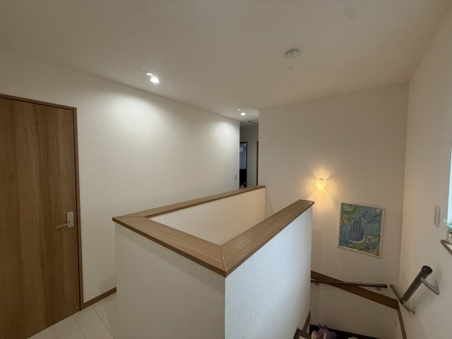 【A区画】内装は白と茶色でかわいいデザイン(^^)/