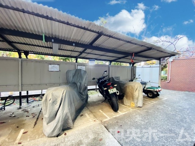 【バイク置場】最新の空き状況や費用などの詳細は担当スタッフまでお問い合わせください。