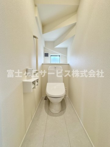 1Fトイレです　2Fにも同タイプのトイレがあります