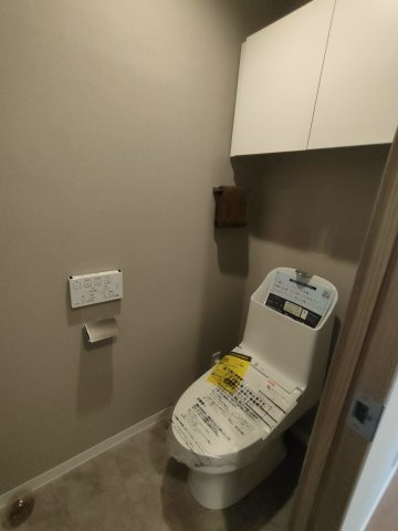 ウォシュレット付きのトイレです