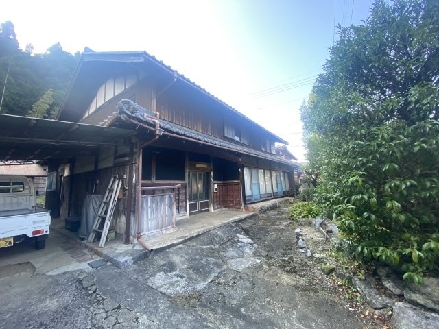 天候を気にせず好きな作業ができる土間スペース有☆