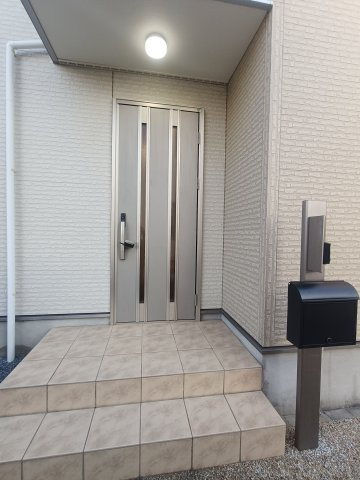 明るい玄関です