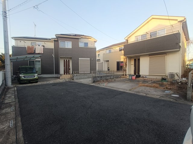 前面道路含む現地写真です