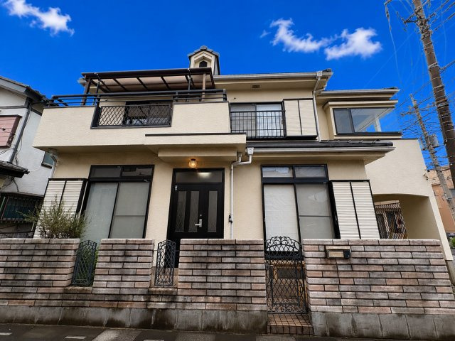 南東・北東角地で陽当り良好！全居室6帖・全居室に収納がある4DK！キッチン・洗面・浴室がワンフロアにまとまり、家事がスムーズにこなせる間取りです。