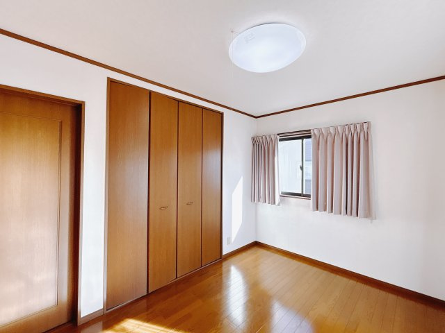 ■2階洋室｜子供部屋のメリットは「自立心を養うことができる」「自分で整理整頓できるようになる」そして、お子様が成長した際には「プライバシーを確保できる」といい事だらけ♪