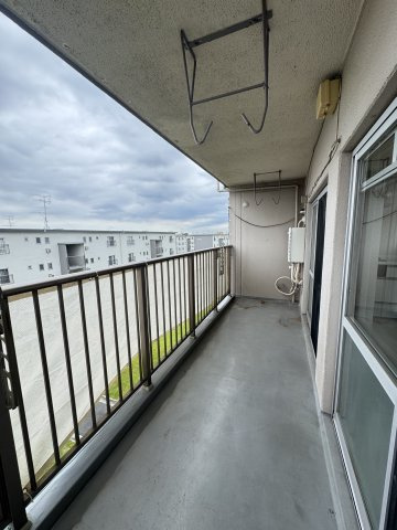 お洗濯物が良く乾きそうな南向きのバルコニーです