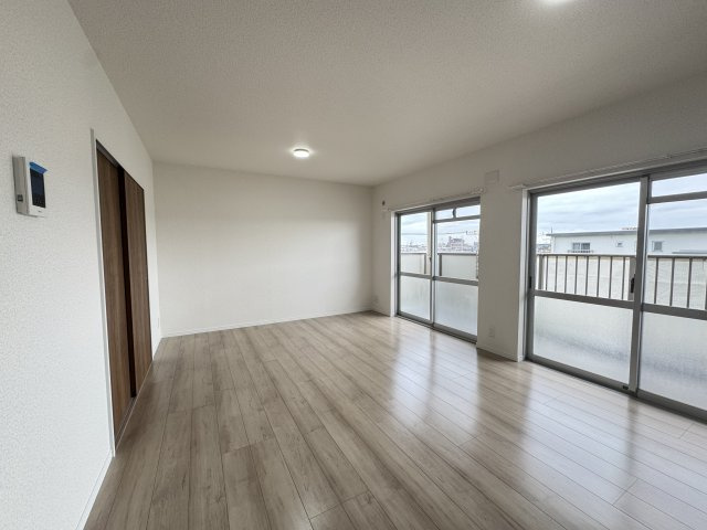 リビングにはたくさんの太陽が降り注ぎ、爽やかな住空間を演出できます