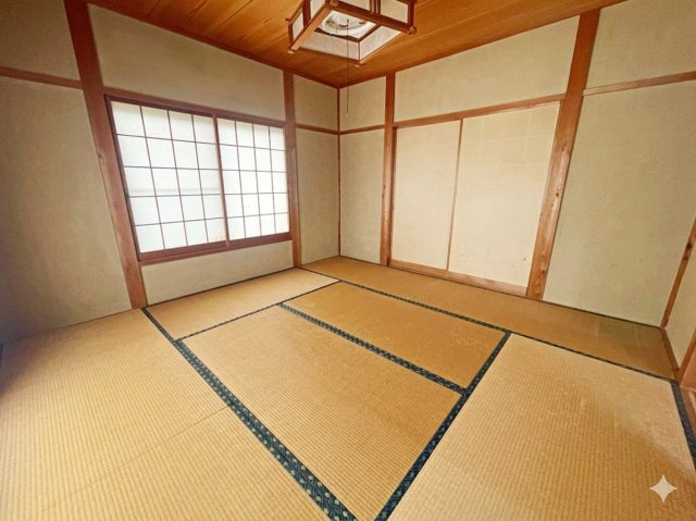 室内をイメージしやすくするため、一部のお荷物を加工で消去しております。