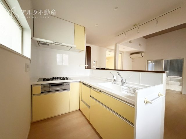 家族とのコミュニケーション弾むカウンターキッチン！