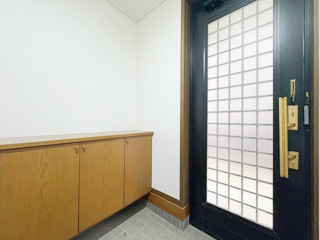 ◆明るい玄関です！散らかりやすい玄関もスッキリするシューズボックス付き。