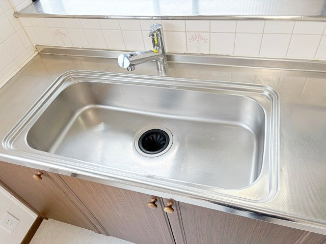 ◆広々したキッチンシンク。洗い物が多い時にも快適にご利用いただけます。