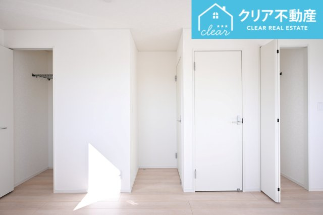 2つのウォークインクローゼットですっきりとしたお部屋に！　