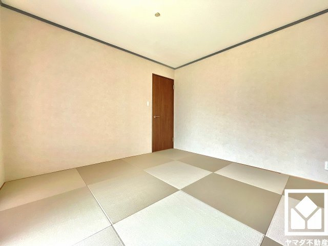 約6.5帖の1階和室です。全居室6帖以上のゆとりある居住空間?で、広々お使いいただけます。