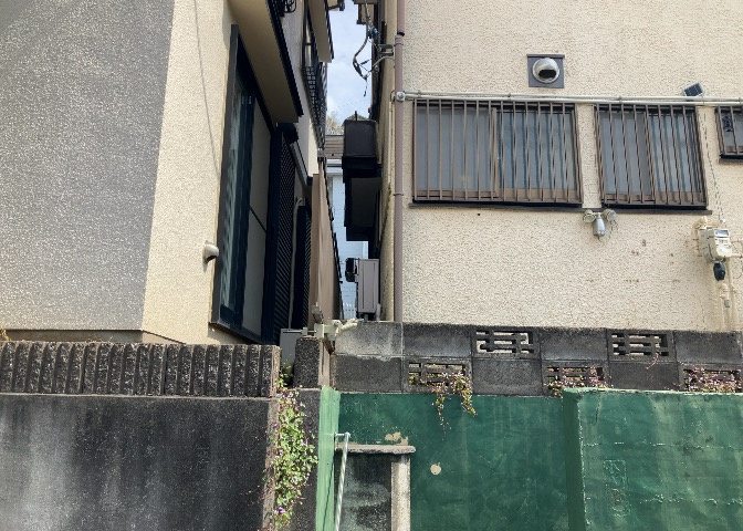 省エネ給湯器とは従来型の給湯器より熱効率が高く、少ない燃料でたくさんのお湯を沸かすことが出来る高効率な給湯器のことを指します。また、省エネ給湯器には種類があり、利便性や効果なども様々です。