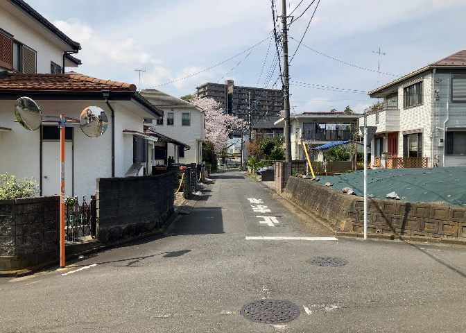 土地の地勢が高台の場合、景色を綺麗にみることができ、景色にこだわってお家探ししている方におすすめです！また平坦地よりも風通しがいいというメリットがあります。デメリットもあるので是非現地でご確認下さい。