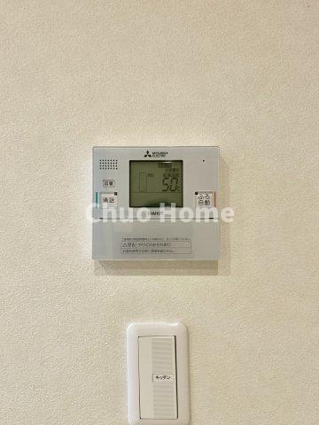 【給湯リモコン】外での一日を忘れさせてくれるオートバス機能でお好みの湯量・温度に調整された浴槽。