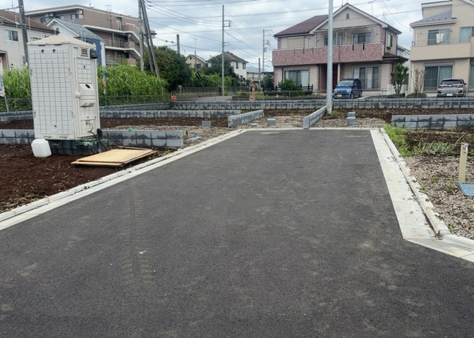 隣家の土地はどうなっているのか、生活利便施設が近くにあるのか、学校まで近いかなど、お客様のライフスタイルにあわせたイメージが重要です。また、近くにあると困る施設が近くにないかも確認するといいでしょう。