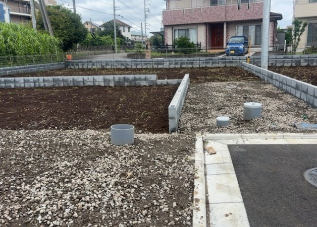 家を建てる前提で土地を探している場合、地盤の丈夫さは譲れない条件の一つです。地盤が脆弱だと追加工事が必要となります。また、過去に地盤沈下や液状化現象を起こした土地は、できるだけ避けた方がいいでしょう。