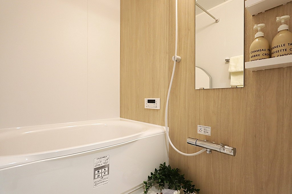 【同社による同仕様の施工例】ユニットバス・給湯器（高温差し湯機能付き）・浴室乾燥機新調です☆