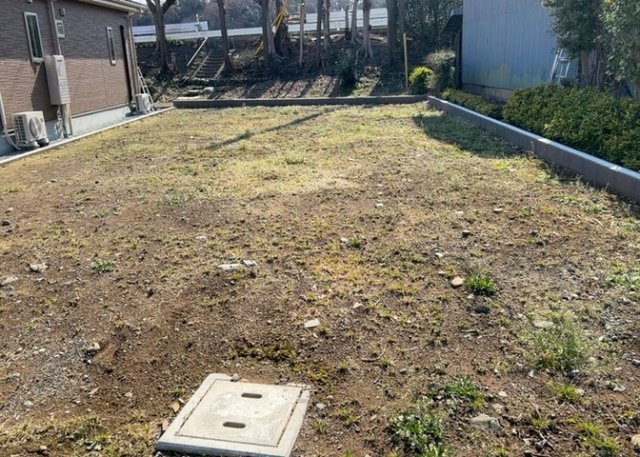 隣家の土地はどうなっているのか、生活利便施設が近くにあるのか、学校まで近いかなど、お客様のライフスタイルにあわせたイメージが重要です。また、近くにあると困る施設が近くにないかも確認するといいでしょう。