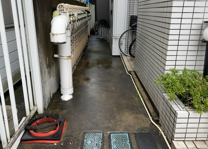 物件によっては、入居者が個人的に使用できる専用庭がついているものもあります。また、住宅の中にある土間の部分を庭と呼ぶこともあります。庭の用途は住む人によって変わり、それによってデザインもさまざまです。