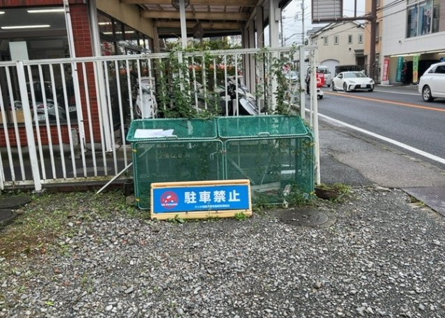 共有部分は、住民なら誰もが使える設備のこと。例えば駐車場やエレベーター、インターネット設備、セキュリティ設備などがあります。他にも、マンションの廊下・外部階段やエントランス・ゴミ置き場などがあります。