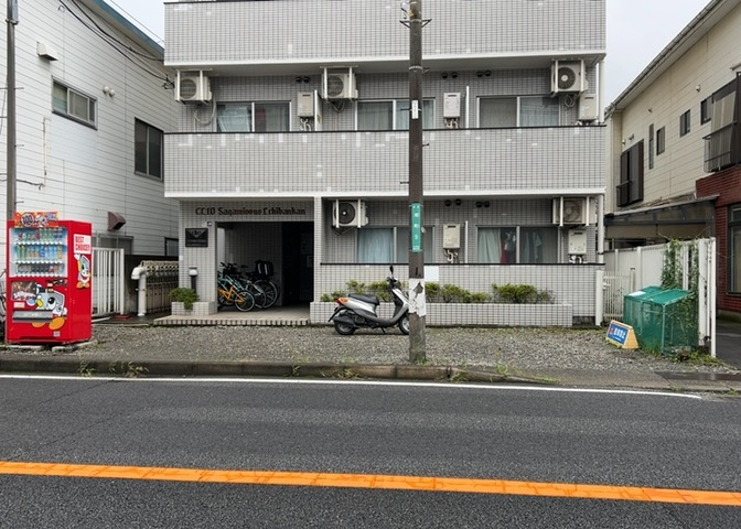 眺望の良さを楽しめるダイニングキッチンで家族団らんの時間を過ごしてはいかがでしょうか。バルコニーから見える景色を家族で眺める時間は、時間が経つのを忘れてしまいそうですね。是非、現地を見に行きましょう！