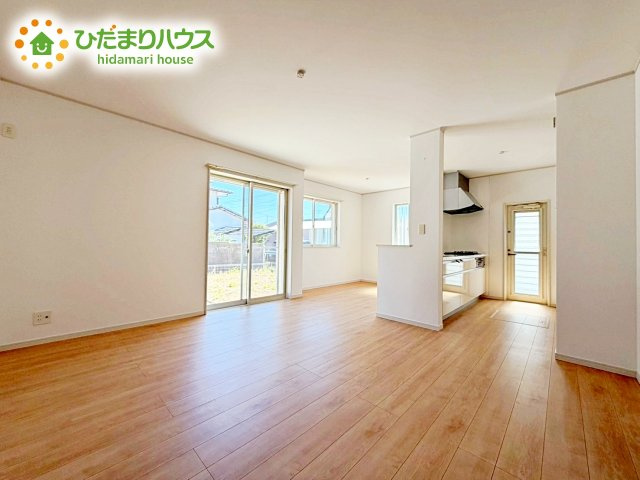 家族との大切な時間を多く過ごすリビング。ゆったりとした広さのある空間で会話も弾みます♪