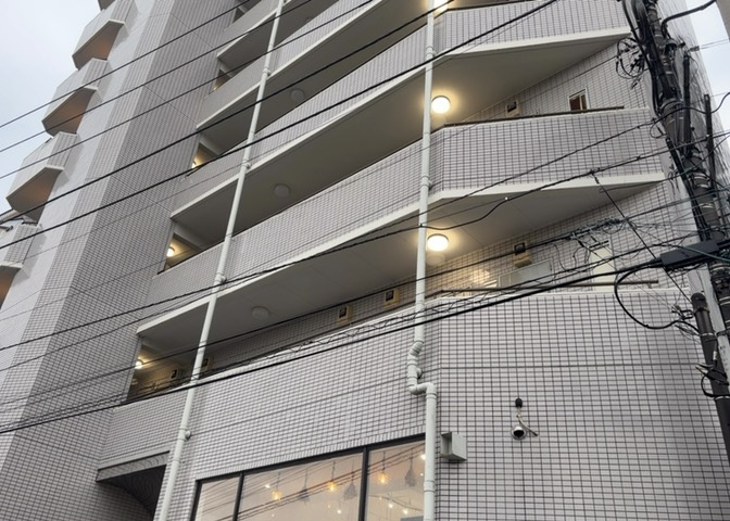 ＳＲＣ造は強度や耐震性の面でもRC造と比べて優れています。そのため、10階建以上の高層または超高層マンションなどの建築にも多く採用されています。柱や梁などのサイズが小さくても高い耐震性を確保できます。