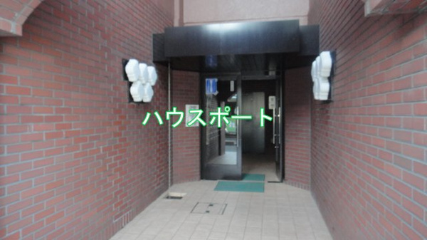 パレジット五条の玄関