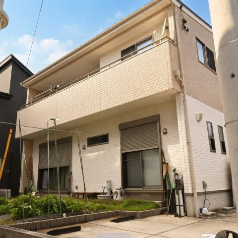 南側のスペースはガーデニングや家庭菜園も楽しめる環境です。