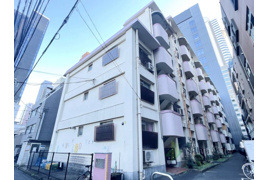 新宿ローヤルコーポの外観