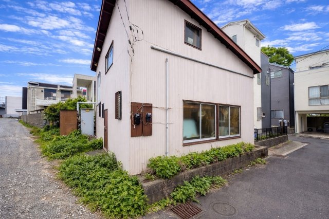◆直線的で美しいフォルムが際立つ外観。飽きのこないデザインで長く愛せる住まいです。　