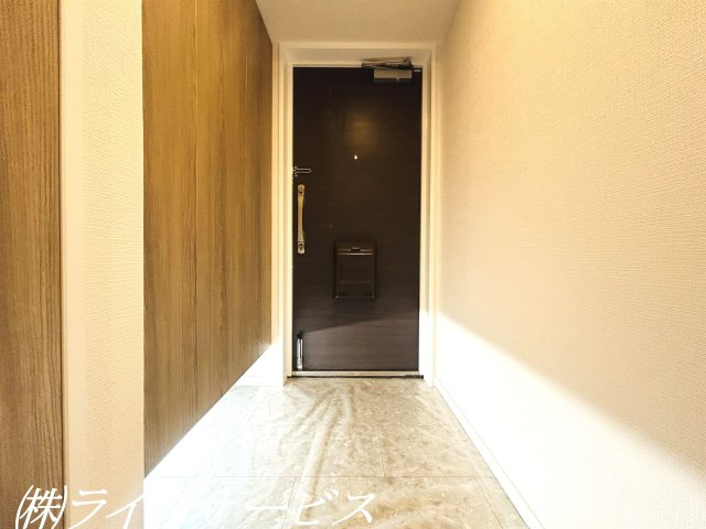 玄関／天井高のシューズボックス有