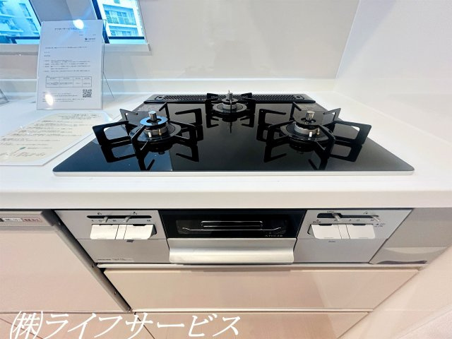 キッチン3口ガスコンロでお料理もらくらく！
